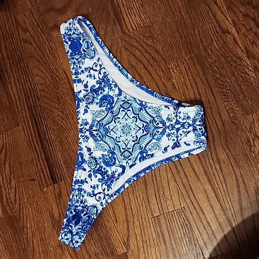 Bikini bottoms